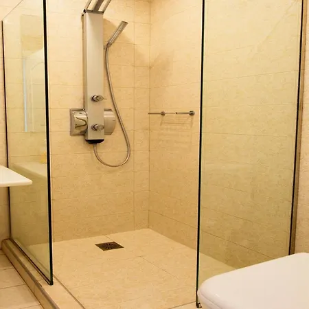 Maroulinas View 公寓式酒店